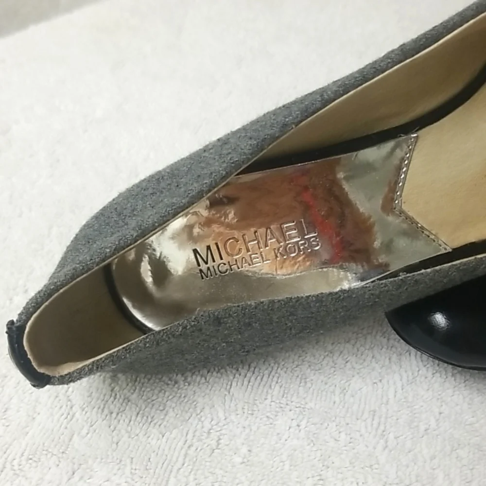 MICHAEL KORS cap toe pumps